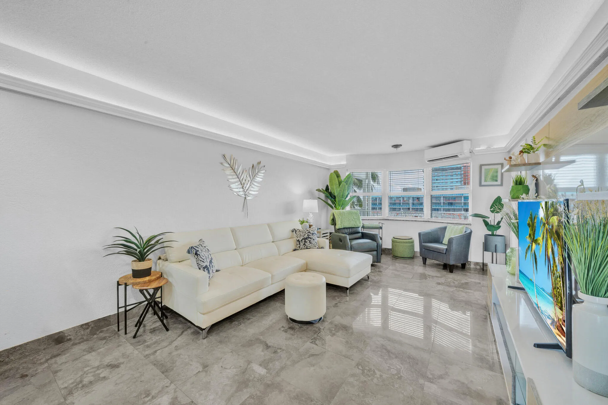 7 Living Area (2)