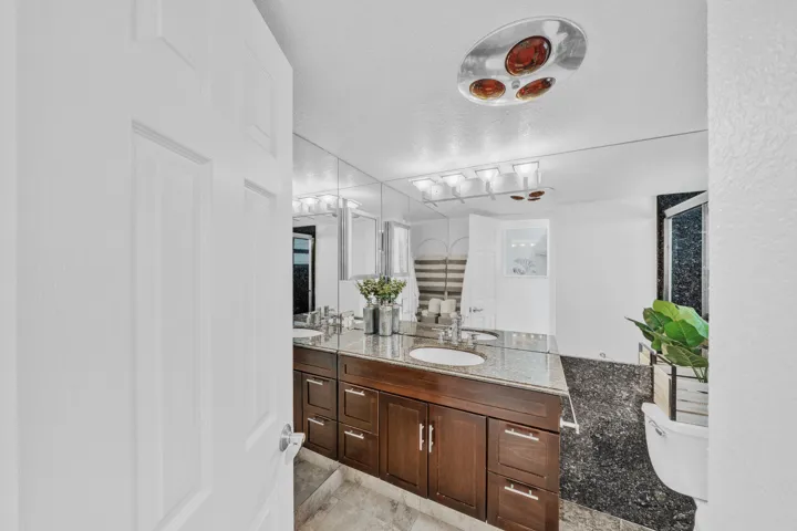6 Guest Bathroom (2)