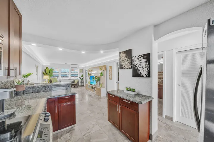 5 Kitchen (6)