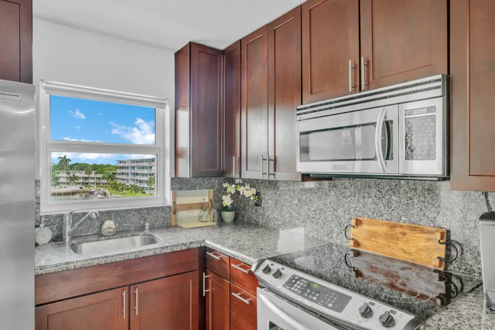 5 Kitchen (5)