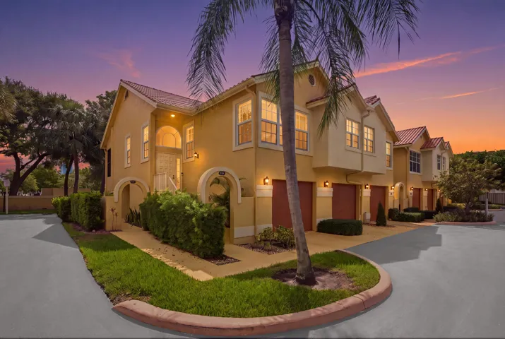 Exterior Twilight end unit