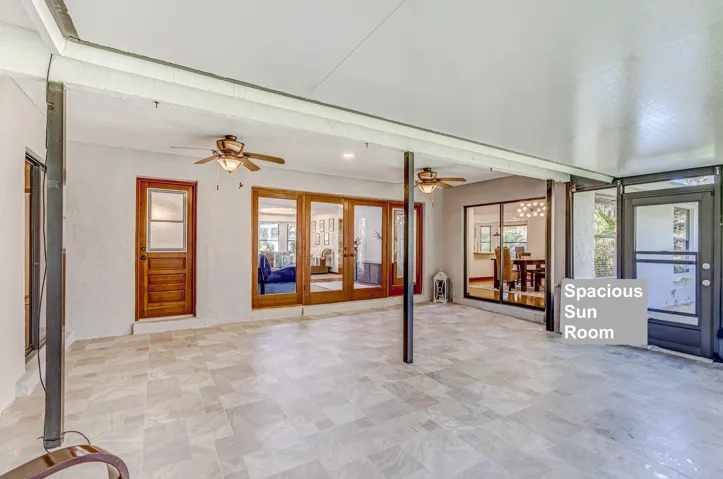 Covered Sun Room/patio