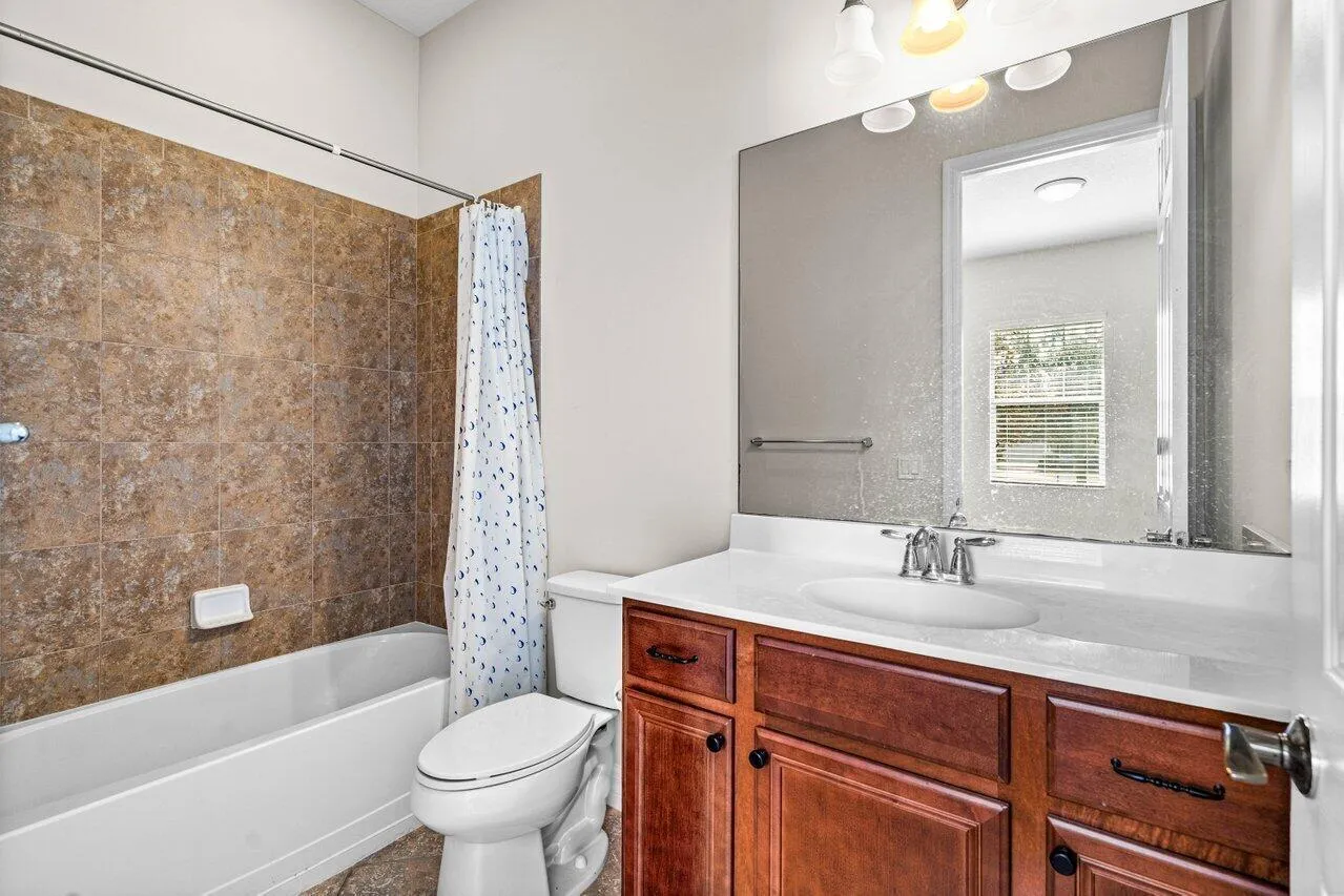 2nd Bedroom Bathroom Suite