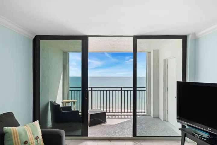 Floor to ceiling doors