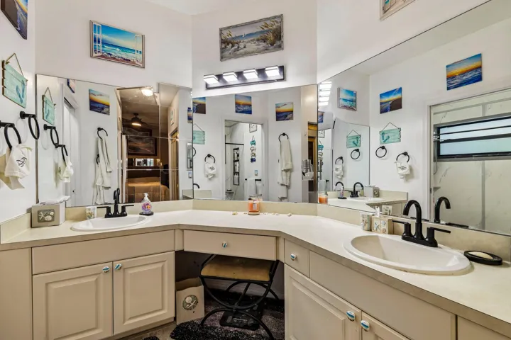 23-web-or-mls-Lexington Dr-S2109-023