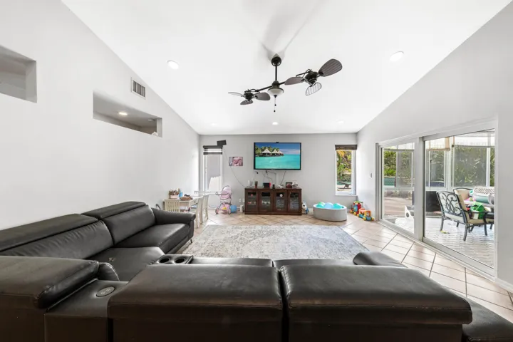 14463 SW 16th Ct Davie FL-print-006-012-
