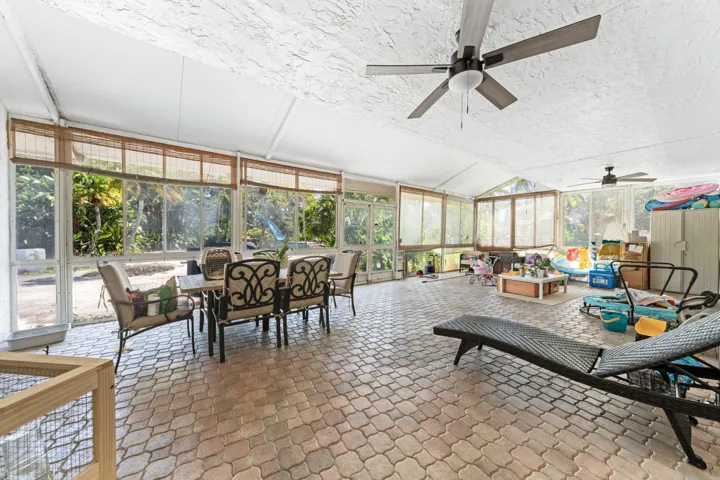 14463 SW 16th Ct Davie FL-print-033-023-