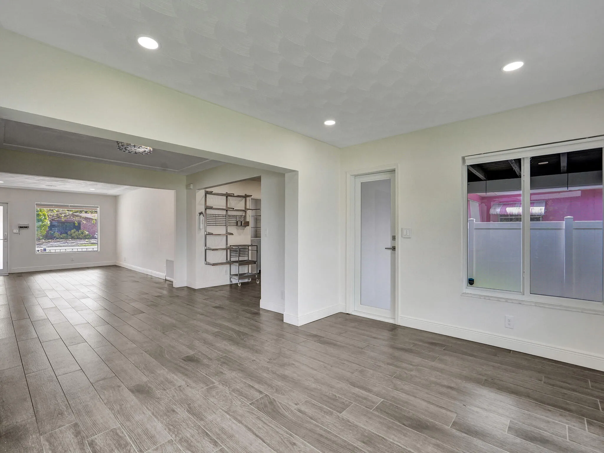 pen Concept floorplan allows for the eye to see from the front to the back of the house