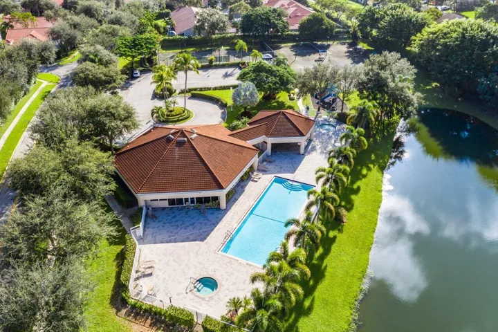 039-8682VaReale-BocaRaton-FL-33496-SMALL