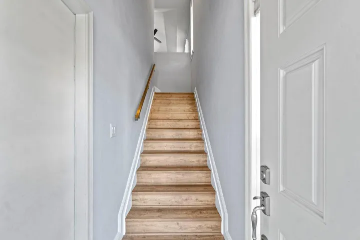 004-8682VaReale-BocaRaton-FL-33496-SMALL