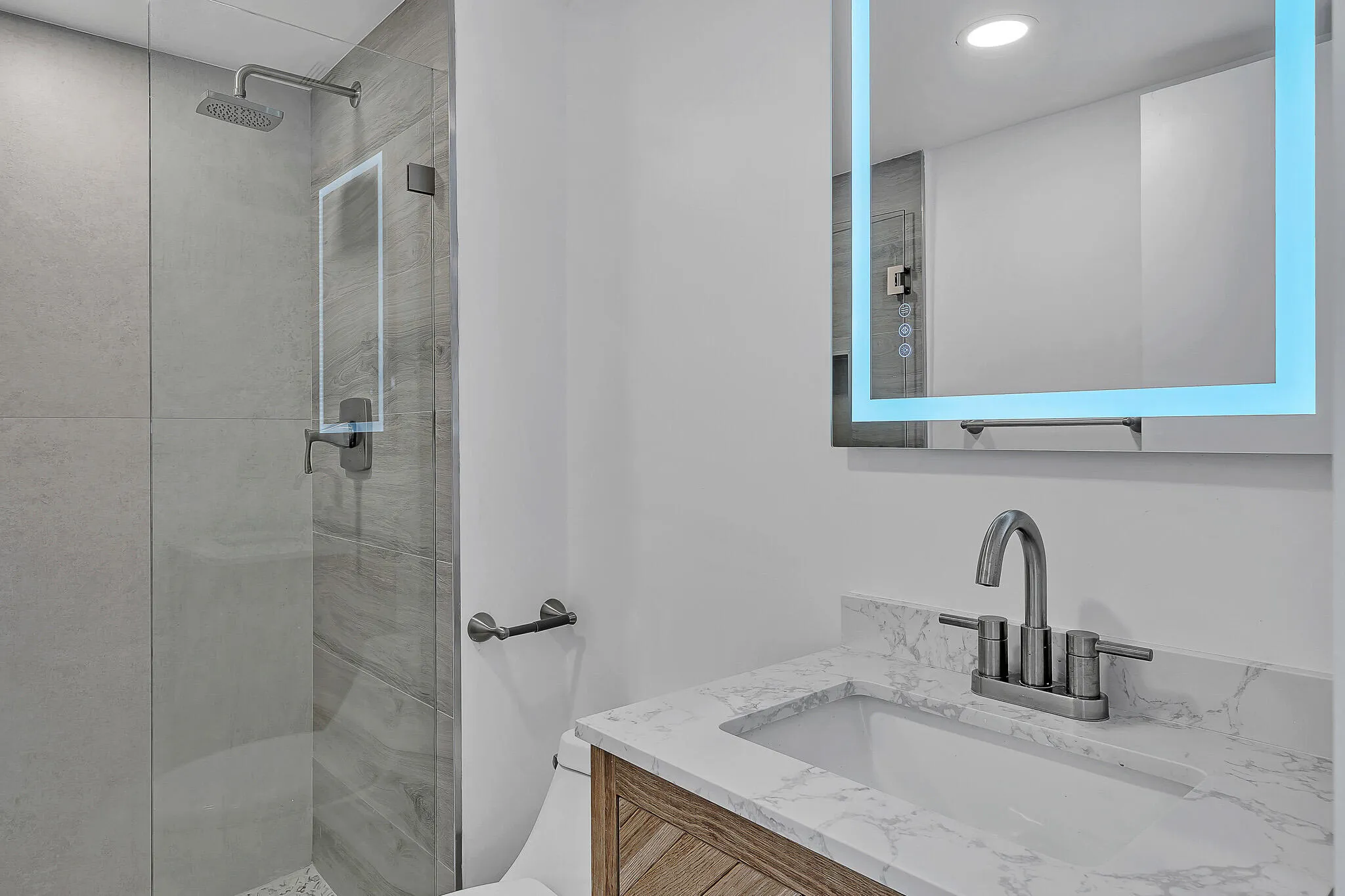 7 Guest Bathroom (2)