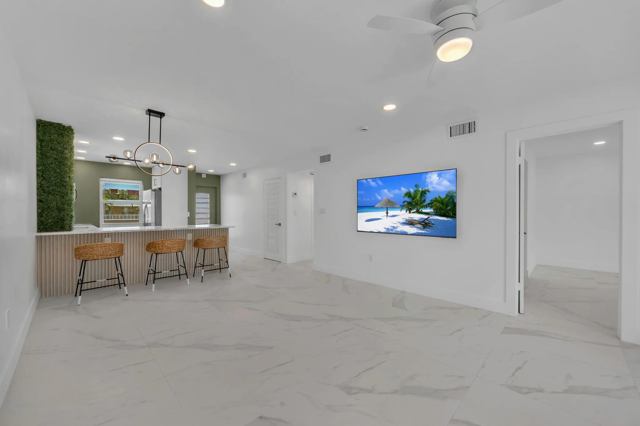 8 Dining Area