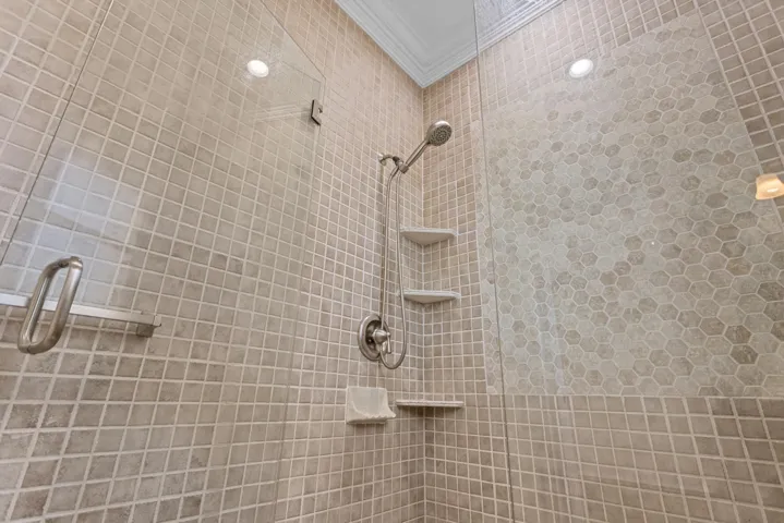 Guest Suite Bath RmB