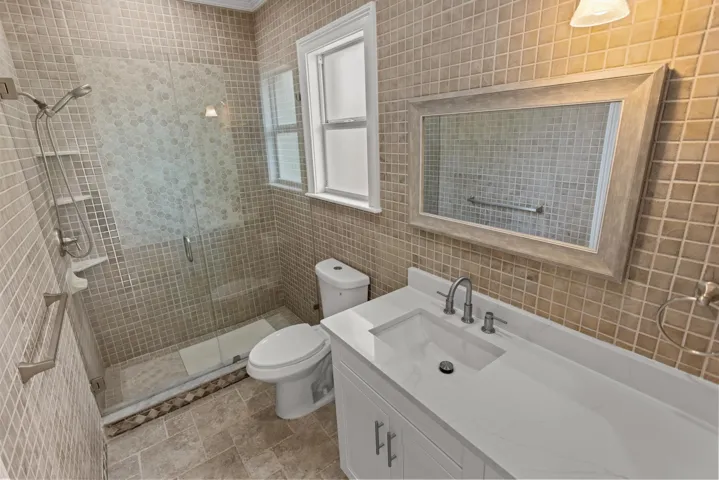 Guest Suite Bath RmC