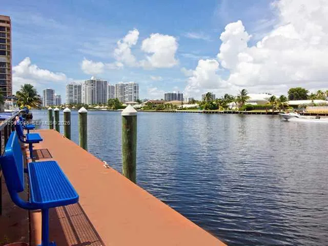 Waterfront/Dock/Pier