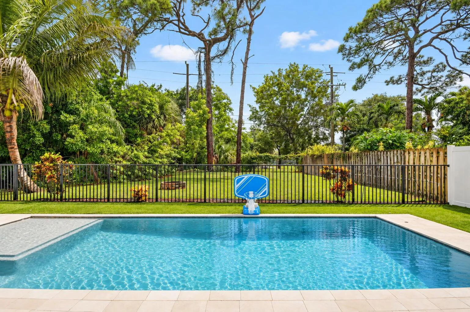 Pool/Patio
