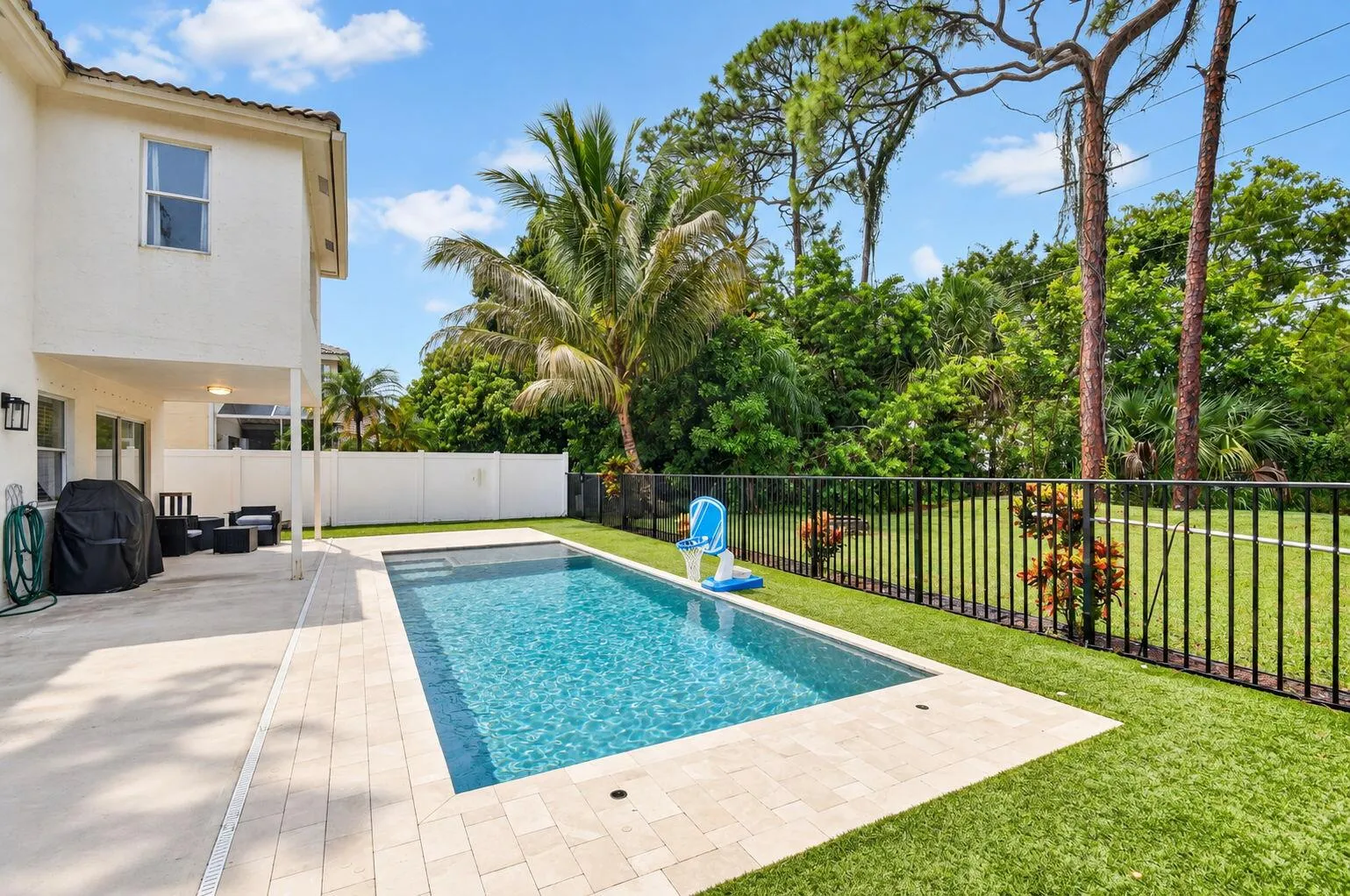 Pool/Patio