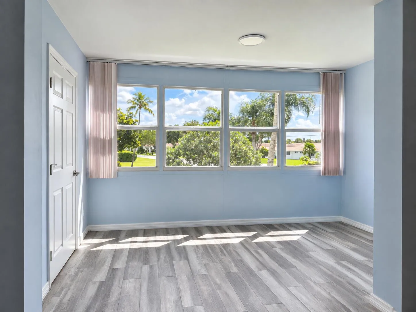 Enclosed Florida room