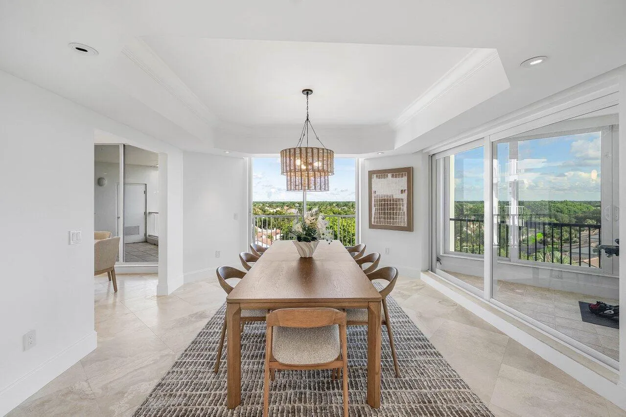 Full Size Dining Room