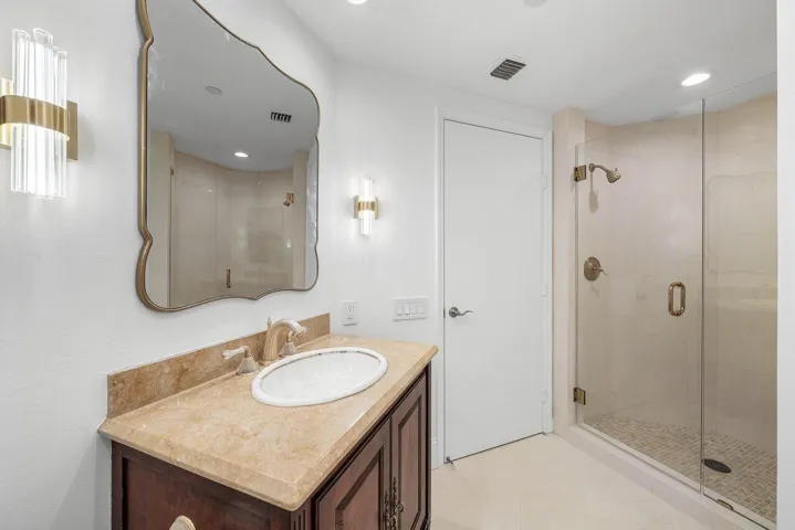 038-20320FairwayOaksDrive-331-BocaRaton-