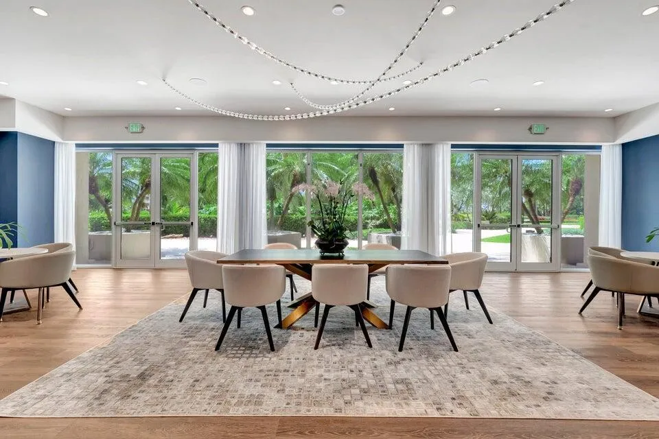 PARTY ROOM