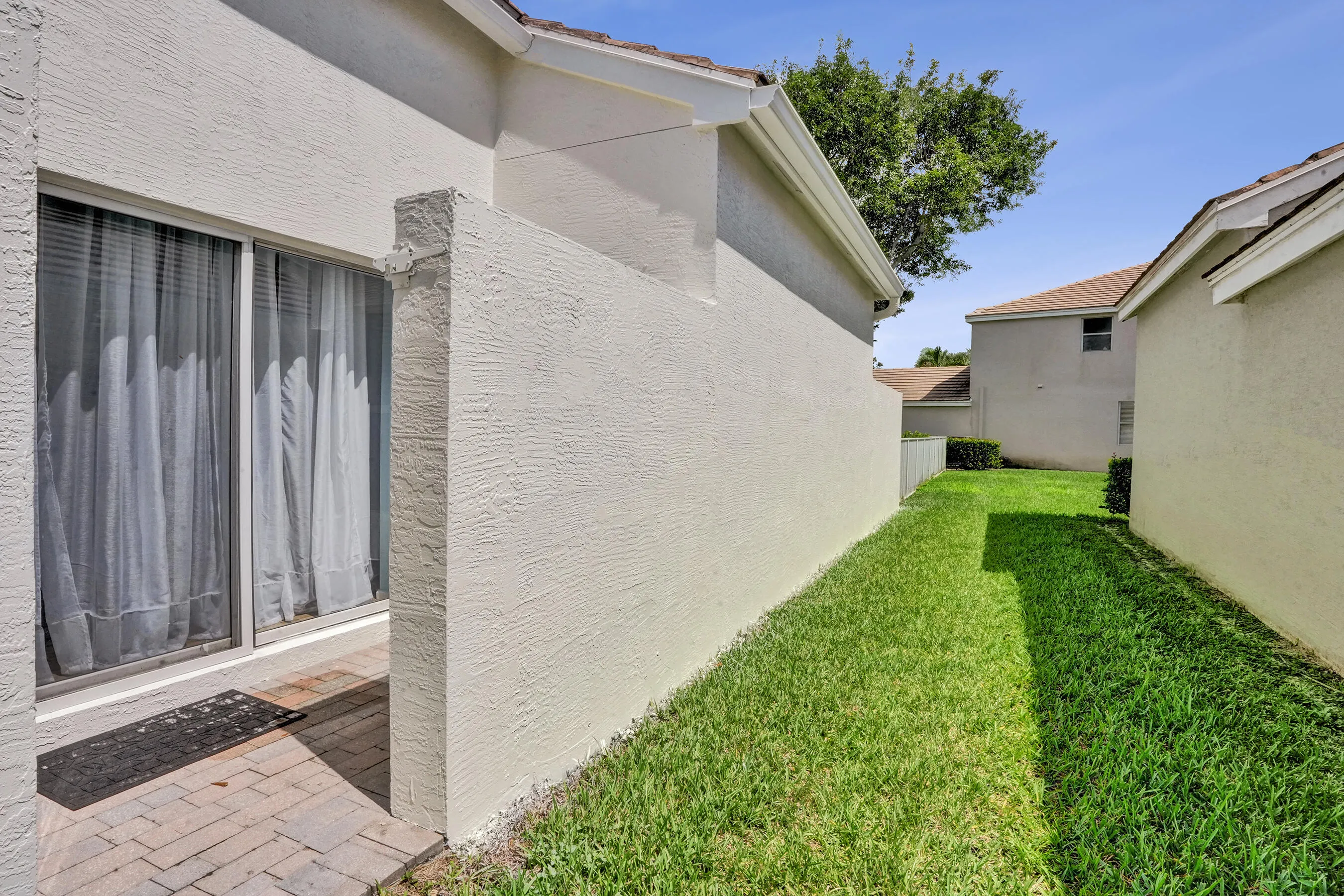 Private Courtyard – Tucked-away outdoor space offering added privacy and versatility.