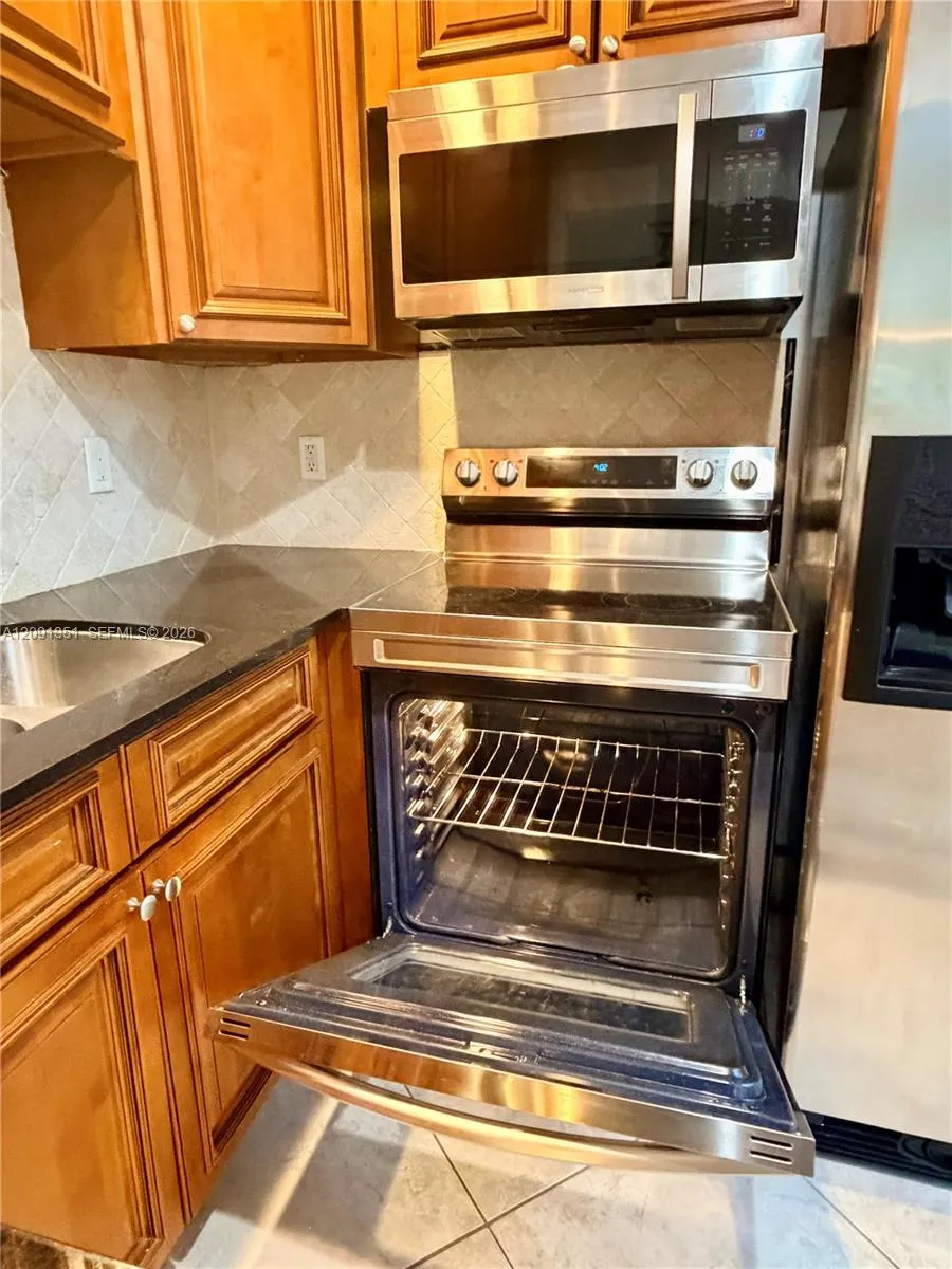 Stove/Microwave