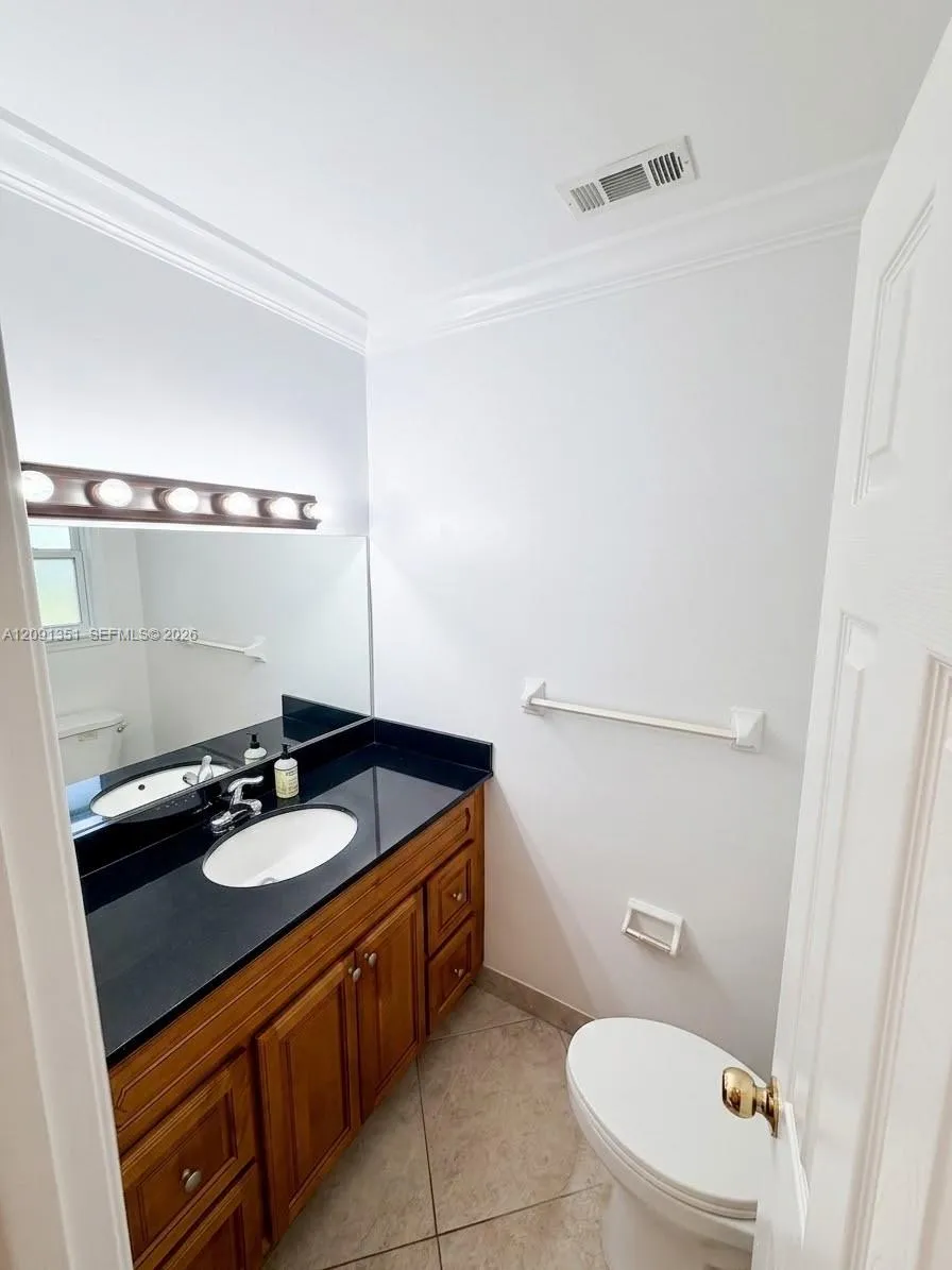 1st Floor Bathroom