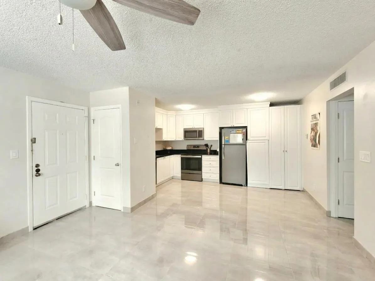 OPEN CONCEPT LIVING AREA
