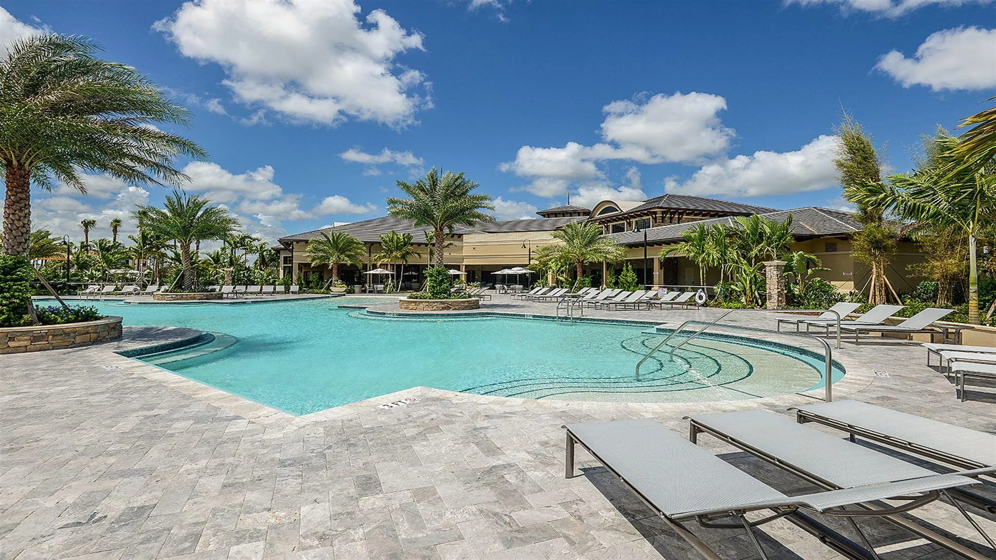 #13 Clubhouse Pool