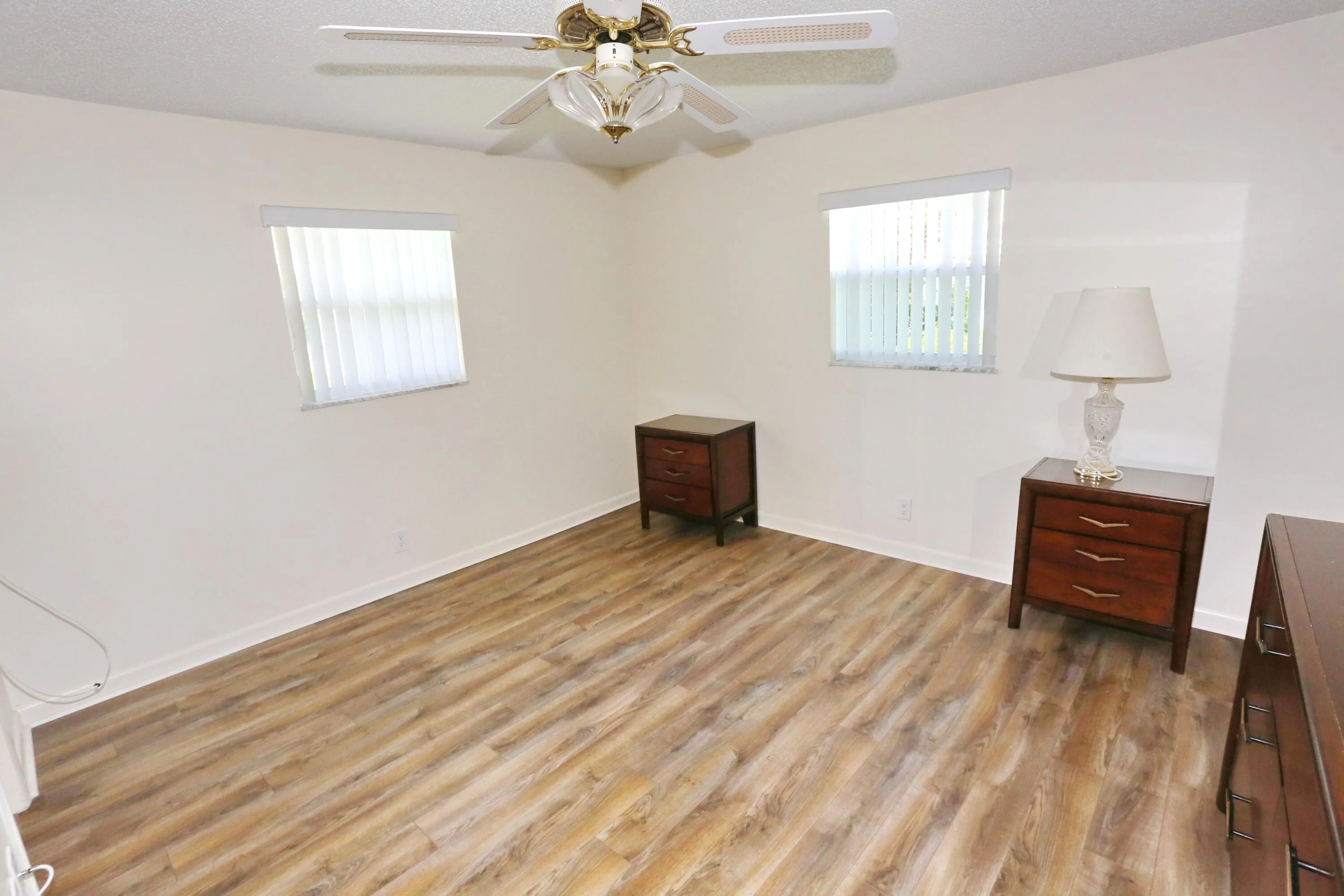 025-028-Master Bedroom-4200x2800