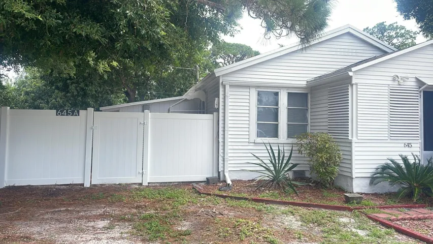 645A Exterior