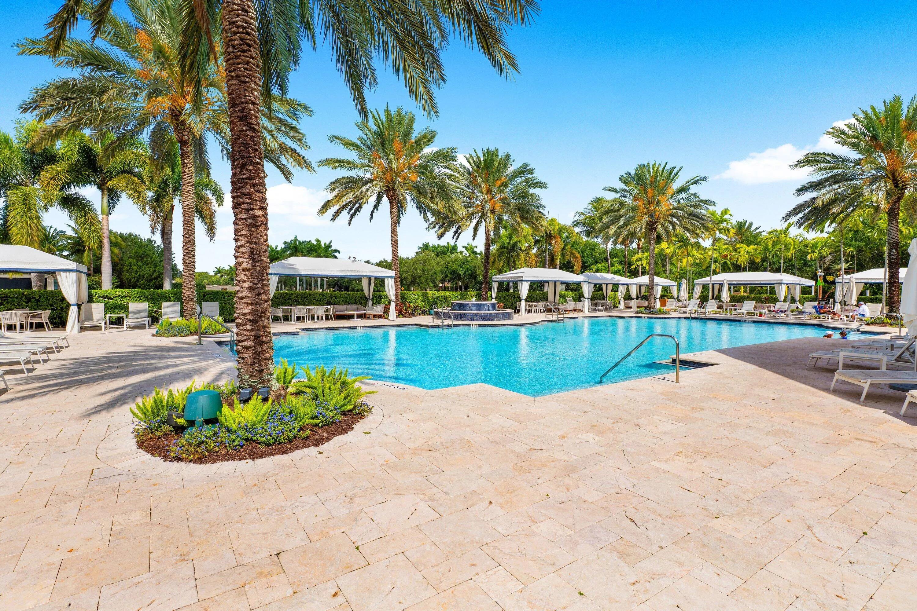 RFESORT STYLE POOL