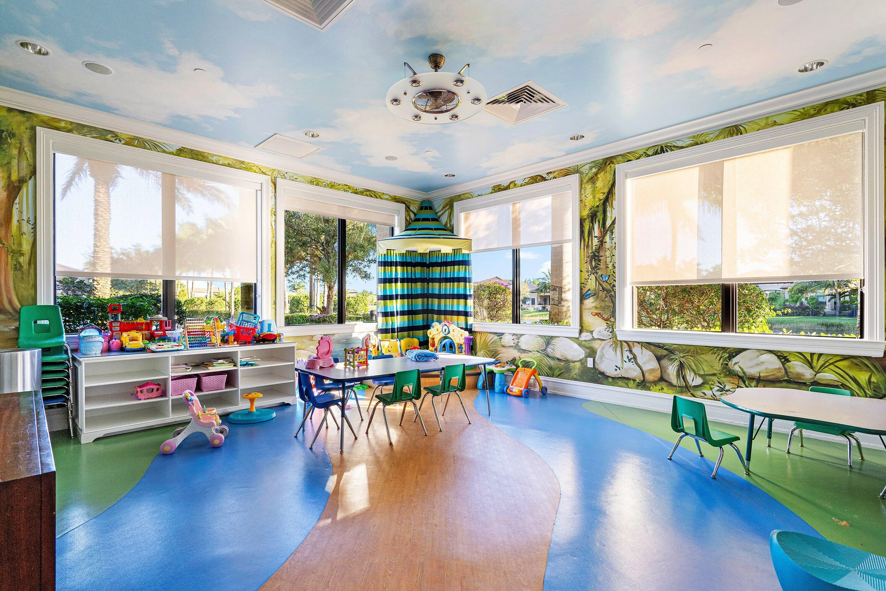 KIDS PLAYROOM