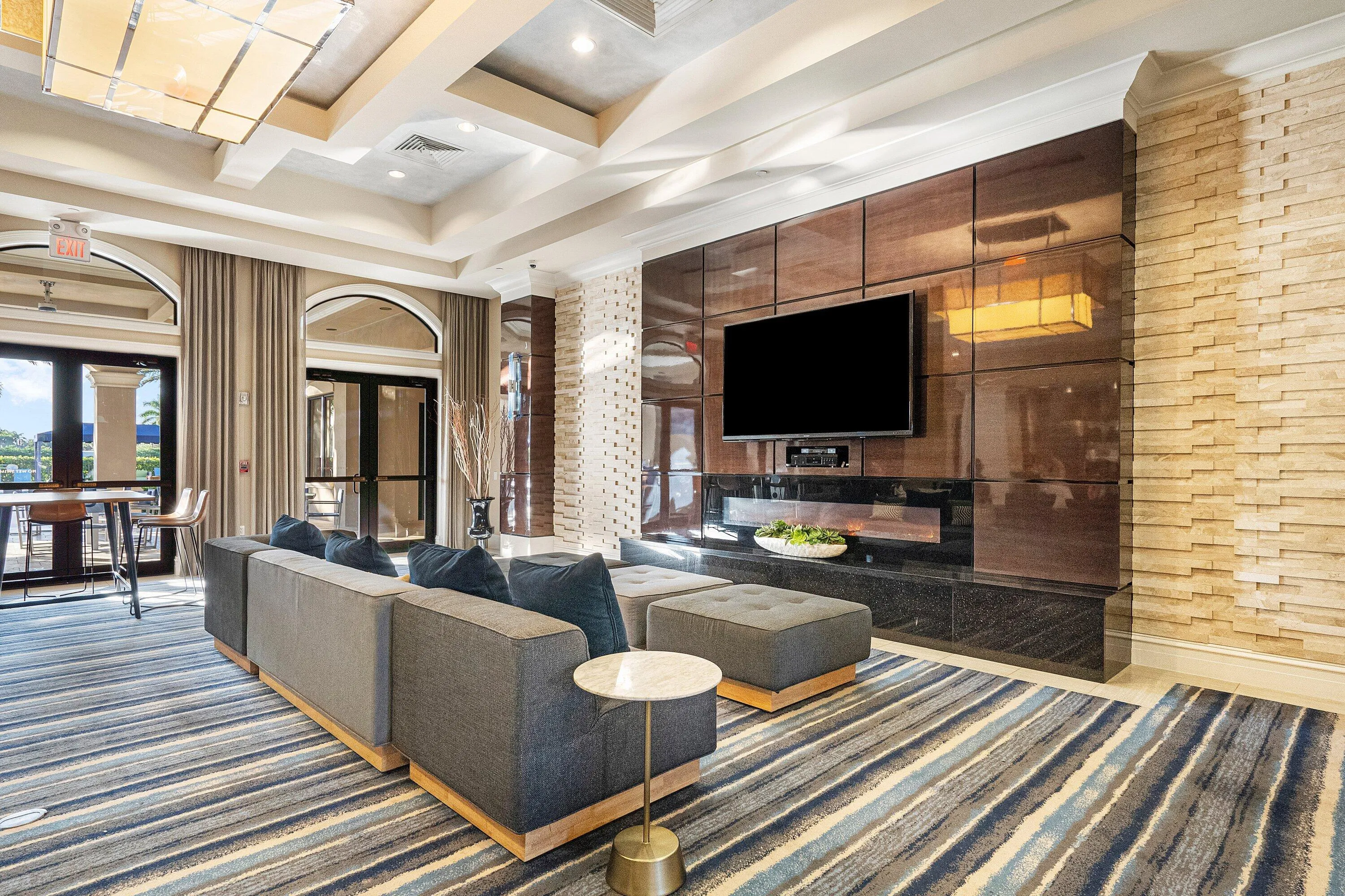 GOLDEN GATE ROOM