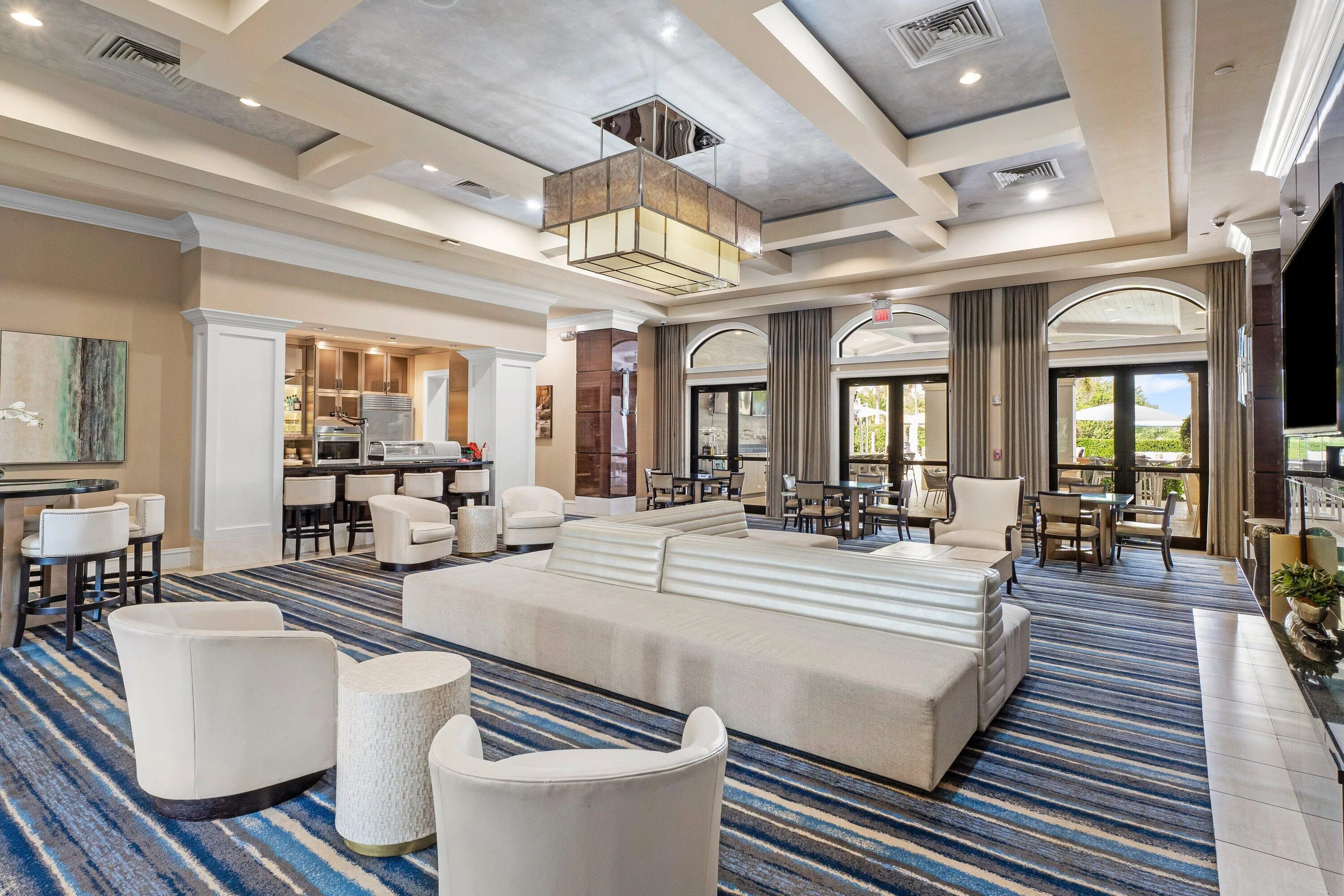 GOLDEN GATE ROOM