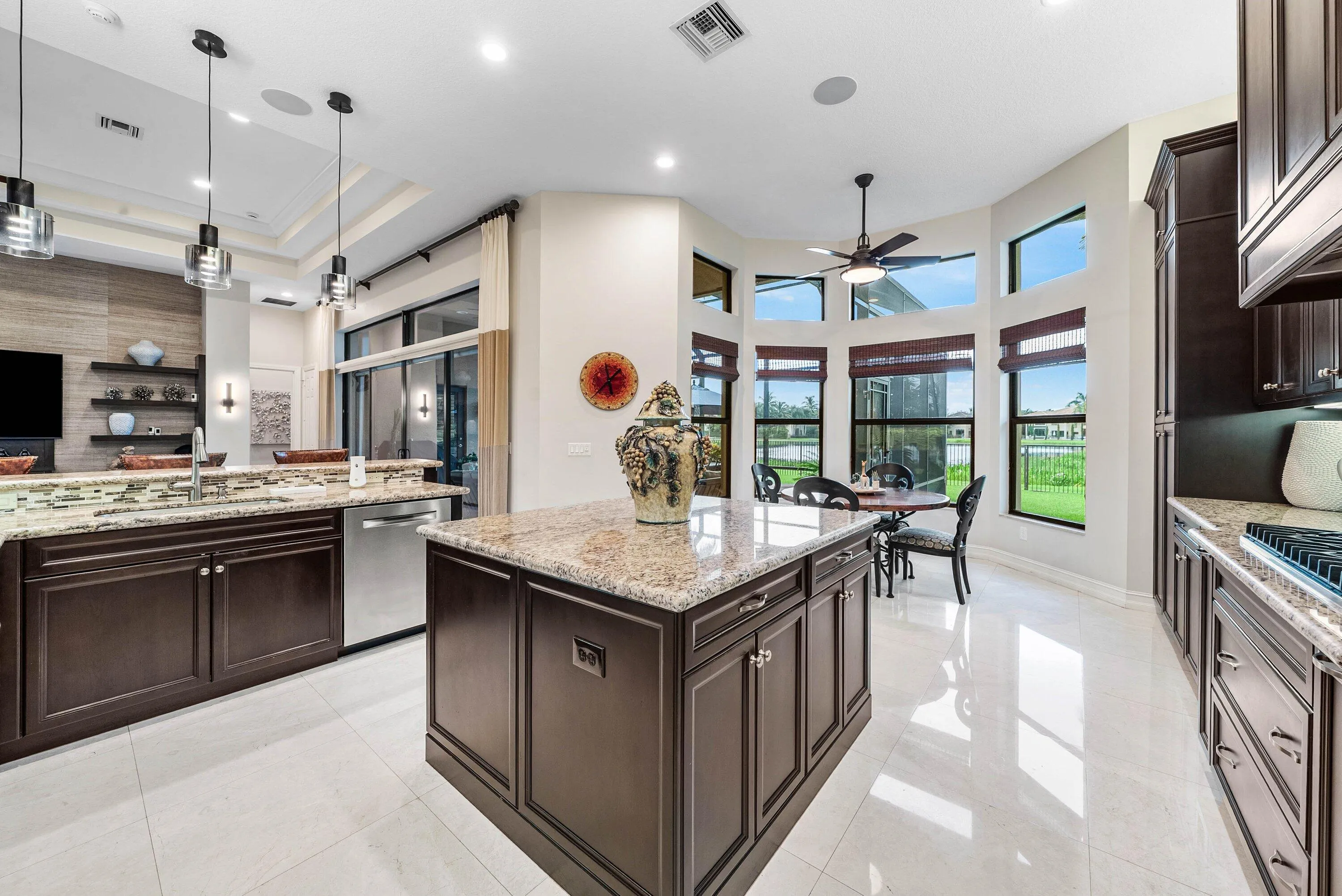 GOURMET KITCHEN