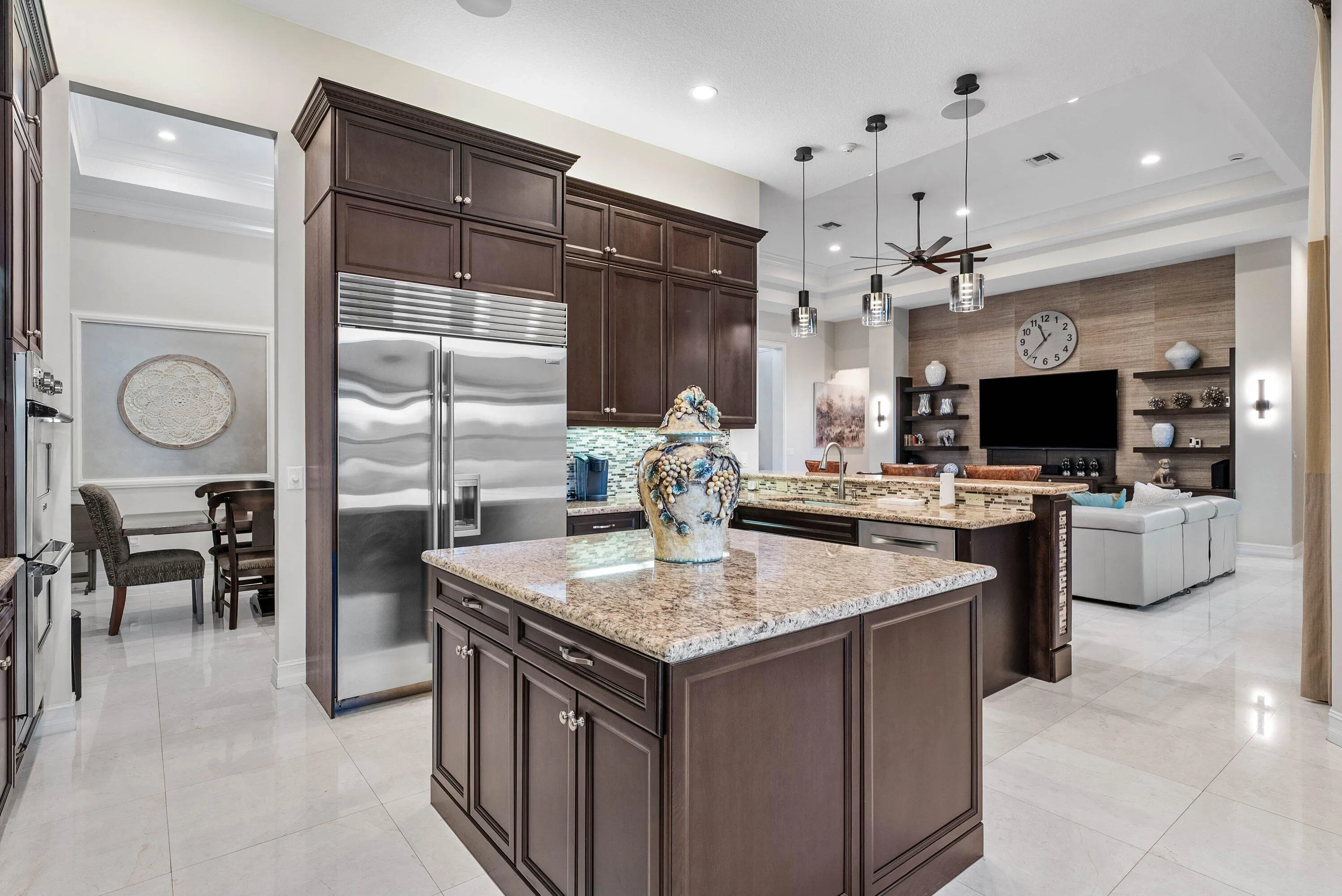 GOURMET KITCHEN