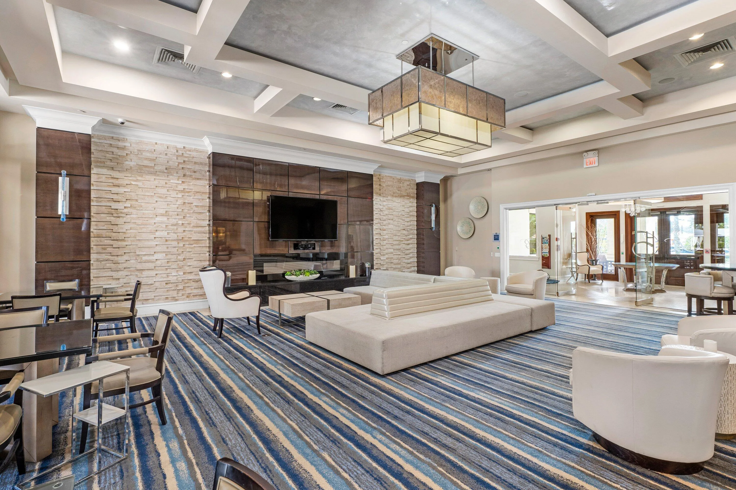 GOLDEN GATE ROOM