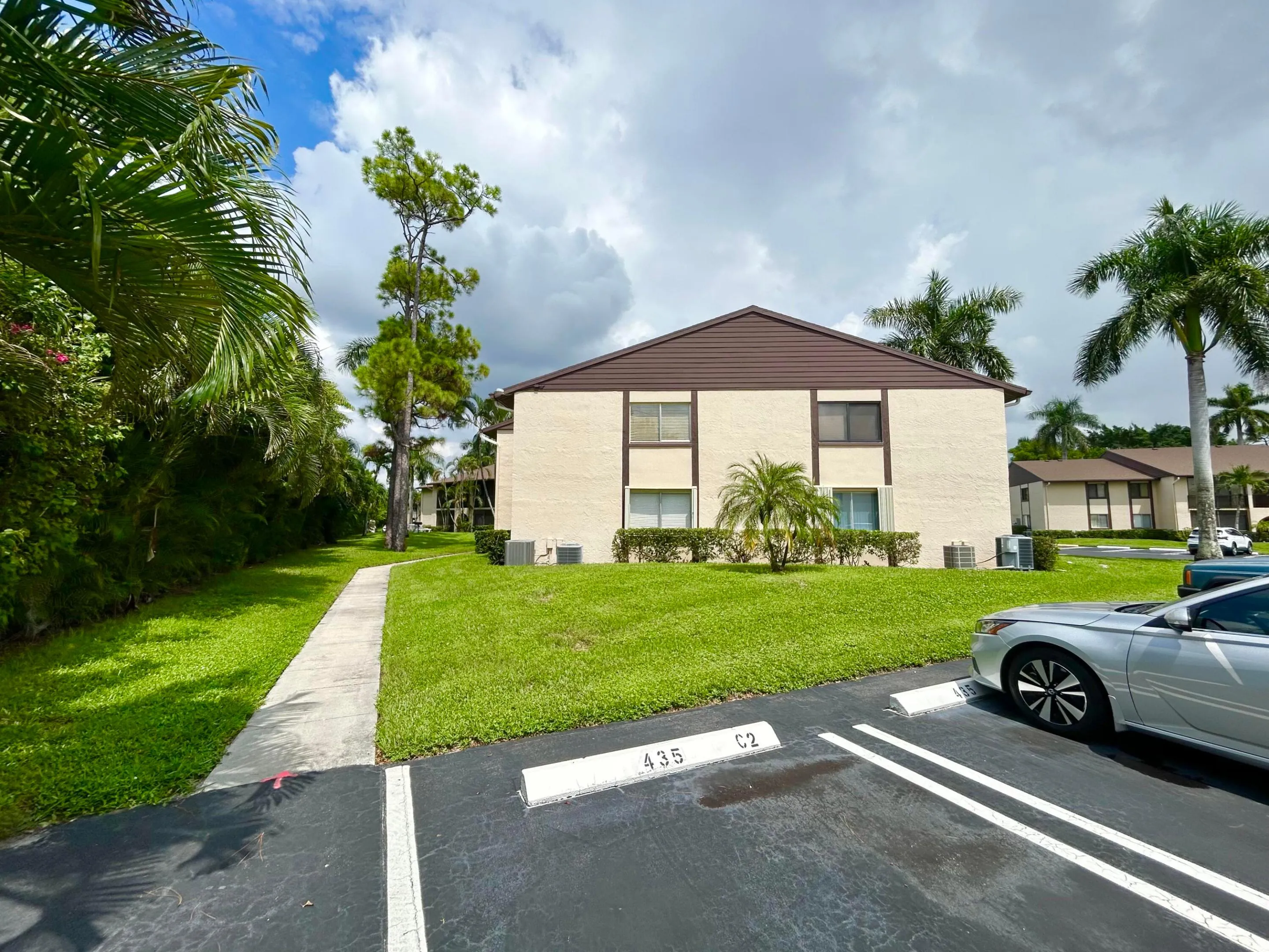 PARKING ON SIDE OF THE BUILDING