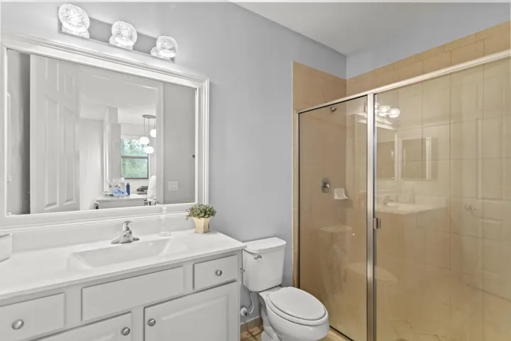 Full Bathrom/1st Floor