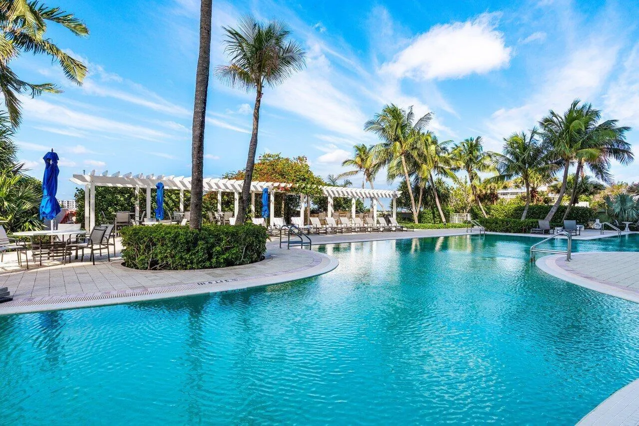 1 N Ocean Boulevard 1607 2