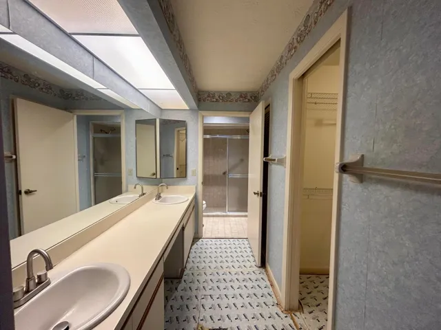 Primary bath