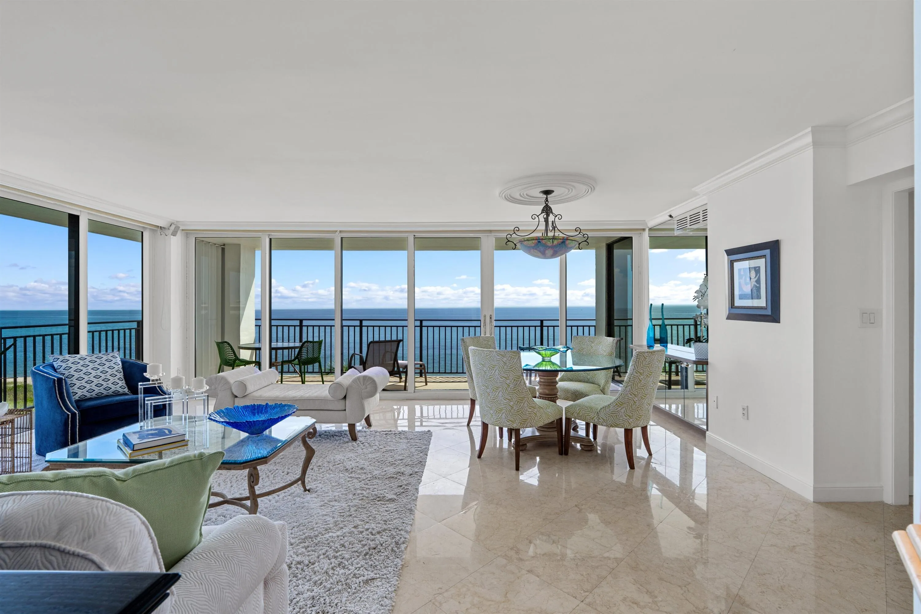 OCEANVIEW WRAPAROUND GREAT ROOM