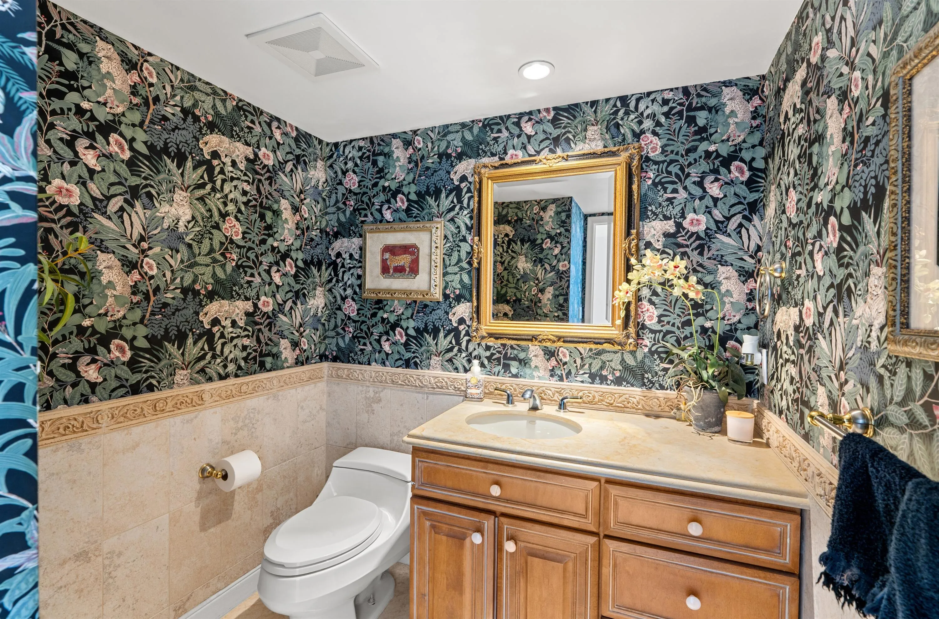 POWDER ROOM