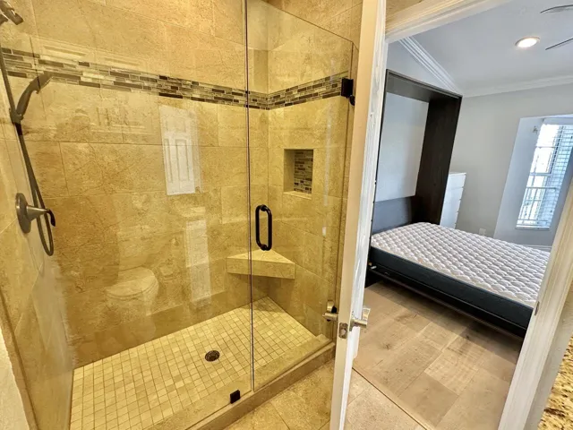 3rd floor guest bed bathroom