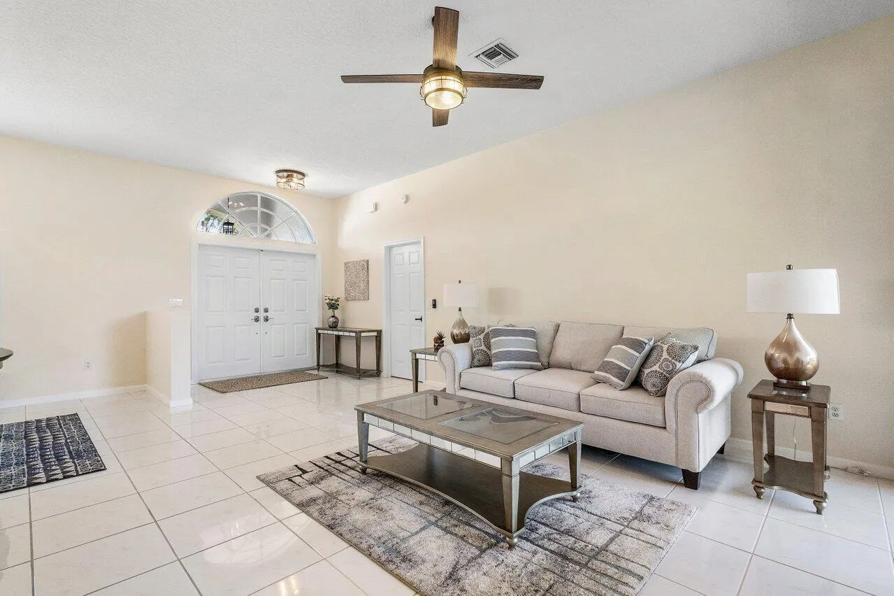007-13514NorthumberlandCircle-Wellington