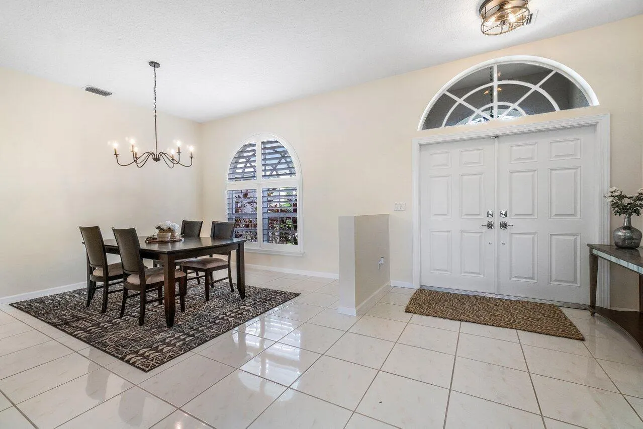 006-13514NorthumberlandCircle-Wellington