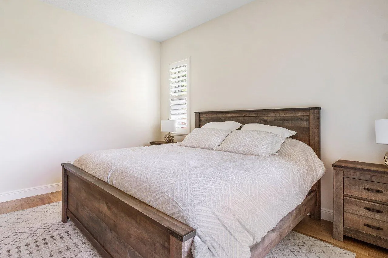 025-13514NorthumberlandCircle-Wellington