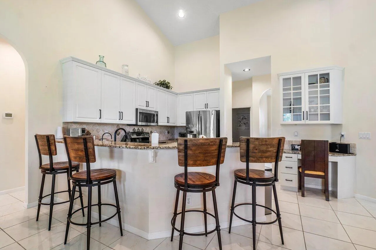 011-13514NorthumberlandCircle-Wellington